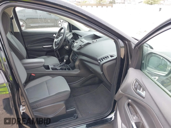 2017 Ford Escape SE with VIN 1FMCU0GD3HUC91104, listed as a IAAI auction lot 42142522 with 107,147 mi miles. Bid and sale history available at carsss.com. Image 5.