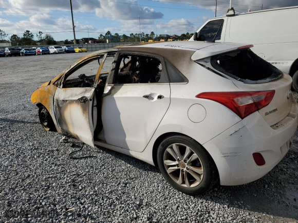 2015 Hyundai Elantra GT with VIN KMHD35LHXFU247451, listed as a Copart auction lot 46985505 with 0 mi miles and Non Repairable. Bid and sale history available at carsss.com. Image 2.