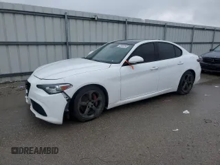 2018 Alfa Romeo Giulia z VIN ZARFAEBN6J7594072, wystawiony jako Copart lot #58408755 z przebiegiem 98 279 mil mil oraz Tytuł czysty. Historia ofert i sprzedaży dostępna na DreamBid. Obrazek 1.