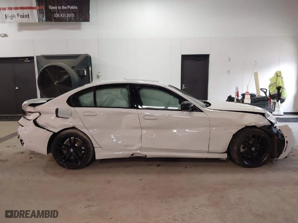 2021 BMW 3 Series 330i xDrive with VIN 3MW5R7J03M8C00737, listed as a IAAI auction lot 41589608 with 17,932 mi miles. Bid and sale history available at carsss.com. Image 14.