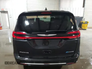 2024 Chrysler Pacifica Hybrid Select z VIN 2C4RC1S71RR102988, wystawiony jako Copart lot #59812695 z przebiegiem 56 240 mil mil oraz Czysty tytuł • Clean title. Historia ofert i sprzedaży dostępna na DreamBid. Obrazek 6.