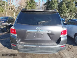 2013 Toyota Highlander with VIN 5TDZK3EH9DS140987, listed as a IAAI auction lot 41012130 with 141,832 mi miles. Bid and sale history available at carsss.com. Image 17.