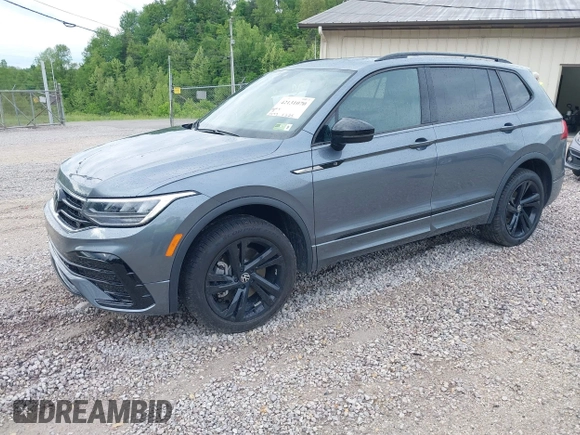2024 Volkswagen Tiguan SE R-Line Black with VIN 3VV8B7AX1RM181025, listed as a IAAI auction lot 42131070 with 5,497 mi miles and . Bid and sale history available at DreamBid. Image 17.