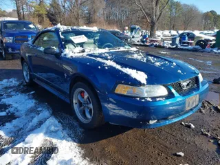 2000 Ford Mustang with VIN 1FAFP4449YF255044, listed as a IAAI auction lot 41534325 with 116,614 mi miles. Bid and sale history available at carsss.com. Image 1.