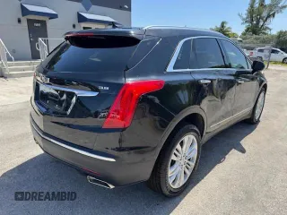 2018 Cadillac XT5 Premium Luxury FWD z VIN 1GYKNERS6JZ139813, wystawiony jako Copart lot #57681285 z przebiegiem 96 567 mil mil oraz Nie do naprawy. Historia ofert i sprzedaży dostępna na DreamBid. Obrazek 3.