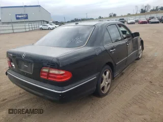2002 Mercedes-Benz E-Class with VIN WDBJF70J12B491401, listed as a Copart auction lot 85482484 with 191,903 mi miles and Non Repairable. Bid and sale history available at carsss.com. Image 4.