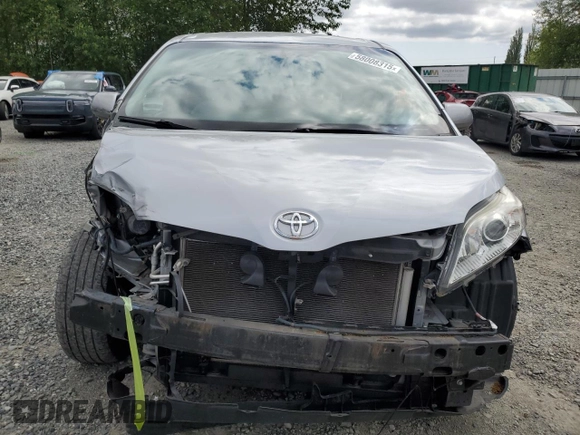 2016 Toyota Sienna LE AAS с VIN 5TDKK3DC4GS754504, выставлен на аукционе Copart как лот 58008315 с пробегом 83 519 миль миль и Списание • Salvage title. История ставок и продаж доступна на DreamBid. Изображение 5.