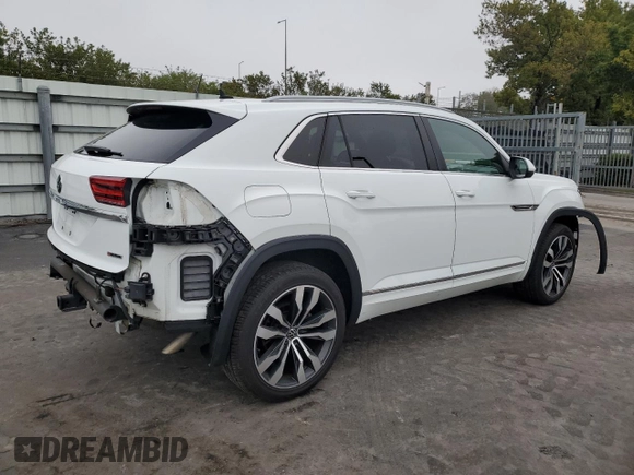 2021 Volkswagen Atlas SEL with VIN 1V2SE2CA6MC202211, listed as a Copart auction lot 42367425 with 44,481 mi miles and Salvage title. Bid and sale history available at DreamBid. Image 3.