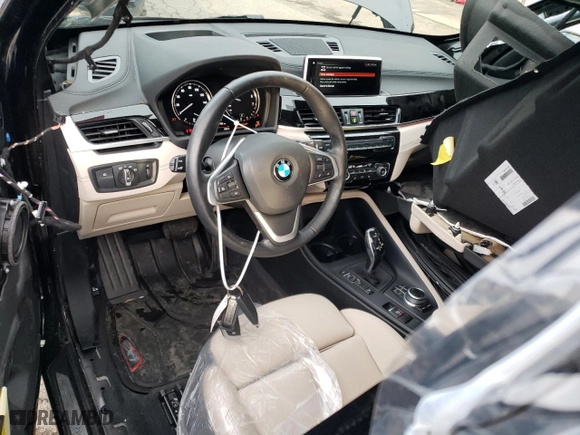 2020 BMW X1 xDrive28i with VIN WBXJG9C02L5P82408, listed as a Copart auction lot 43805615 with 23,111 mi miles and Salvage Title. Bid and sale history available at carsss.com. Image 8.