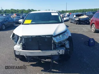 2018 Toyota Highlander LE z VIN 5TDBZRFH4JS840443, wystawiony jako IAAI lot #42372901 z przebiegiem 125 741 mil mil oraz . Historia ofert i sprzedaży dostępna na DreamBid. Obrazek 12.