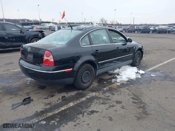 2003 Volkswagen Passat GL with VIN WVWMD63B03P039933, listed as a IAAI auction lot 41485822 with 133,907 mi miles. Bid and sale history available at carsss.com. Image 4.