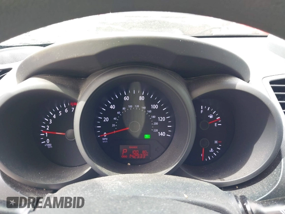 2012 Kia Soul with VIN KNDJT2A59C7439484, listed as a IAAI auction lot 42114087 with 142,933 mi miles. Bid and sale history available at carsss.com. Image 7.