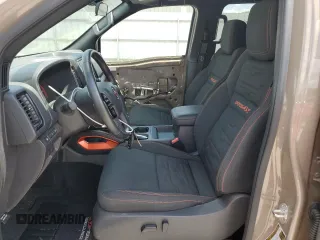 2023 Nissan Frontier SV z VIN 1N6ED1EK8PN668889, wystawiony jako Copart lot #55412555 z przebiegiem 19 323 mil mil oraz Szkoda całkowita • Salvage title. Historia ofert i sprzedaży dostępna na DreamBid. Obrazek 7.
