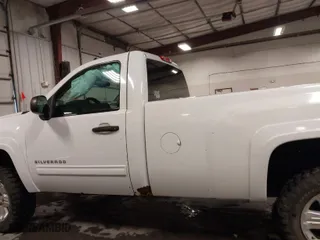 2013 Chevrolet Silverado 1500 LT with VIN 1GCNKSE02DZ169359, listed as a IAAI auction lot 41607634 with 215,431 mi miles. Bid and sale history available at carsss.com. Image 15.