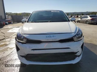 2023 Kia Rio LX z VIN 3KPA24AD1PE551191, wystawiony jako Copart lot #49961005 z przebiegiem 61 139 mil mil oraz Nie do naprawy • Non repairable. Historia ofert i sprzedaży dostępna na DreamBid. Obrazek 5.