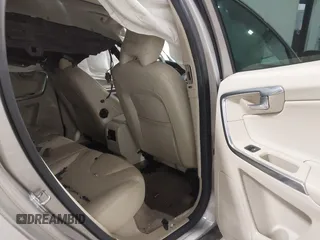 2015 Volvo XC60 T5 Drive-E Premier Plus with VIN YV440MDC6F2616258, listed as a IAAI auction lot 41530303 with 129,950 mi miles. Bid and sale history available at carsss.com. Image 8.
