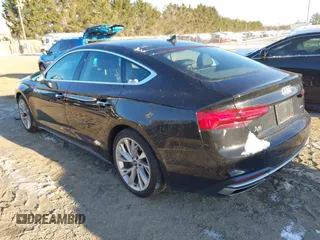 2022 Audi A5 Sportback Premium Plus z VIN WAUCBCF54NA032542, wystawiony jako IAAI lot #41227978 z przebiegiem 42 344 mil mil oraz . Historia ofert i sprzedaży dostępna na DreamBid. Obrazek 3.
