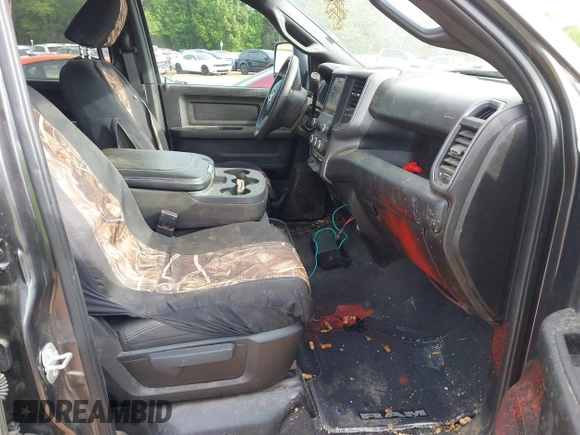 2024 Ram 2500 Tradesman с VIN 3C6UR5CL9RG245468, выставлен на аукционе IAAI как лот 42067780 с пробегом 8 311 миль миль и . История ставок и продаж доступна на DreamBid. Изображение 5.