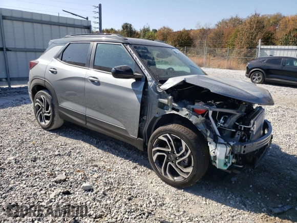 2025 Chevrolet TrailBlazer RS with VIN KL79MTSL6SB046005, listed as a Copart auction lot 77990124 with 356 mi miles and Salvage Title. Bid and sale history available at carsss.com. Image 4.