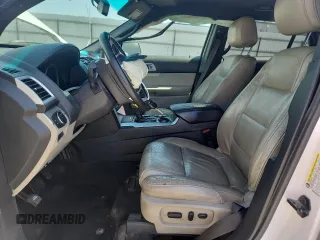 2014 Ford Explorer XLT z VIN 1FM5K7D97EGB36959, wystawiony jako Copart lot #58602785 z przebiegiem 182 981 mil mil oraz Szkoda całkowita • Salvage title. Historia ofert i sprzedaży dostępna na DreamBid. Obrazek 7.