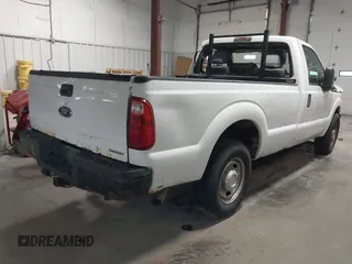 2016 Ford F-350 XL z VIN 1FTBF3A61GEC07084, wystawiony jako IAAI lot #41937847 z przebiegiem 79 841 mil mil oraz . Historia ofert i sprzedaży dostępna na DreamBid. Obrazek 4.