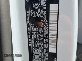 2019 Volvo XC40 Momentum z VIN YV4AC2HK3K2068990, wystawiony jako Copart lot #56154375 z przebiegiem Nie podano mil oraz Nie do naprawy • Non repairable. Historia ofert i sprzedaży dostępna na DreamBid. Obrazek 14.