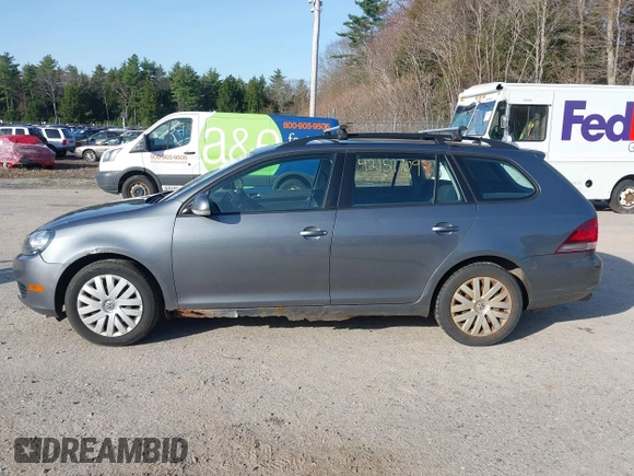 2010 Volkswagen Jetta SportWagen S with VIN 3VWKZ7AJ0AM667497, listed as a IAAI auction lot 42151709 with 109,119 mi miles. Bid and sale history available at carsss.com. Image 12.