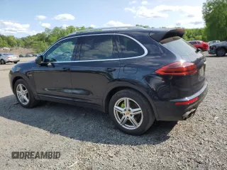 2016 Porsche Cayenne S E-Hybrid z VIN WP1AE2A23GLA17545, wystawiony jako Copart lot #58556435 z przebiegiem 136 497 mil mil oraz Szkoda całkowita • Salvage title. Historia ofert i sprzedaży dostępna na DreamBid. Obrazek 2.