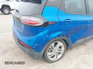 2023 Chevrolet Bolt EV 1LT z VIN 1G1FW6S08P4115045, wystawiony jako IAAI lot #42326150 z przebiegiem 42 357 mil mil oraz . Historia ofert i sprzedaży dostępna na DreamBid. Obrazek 6.