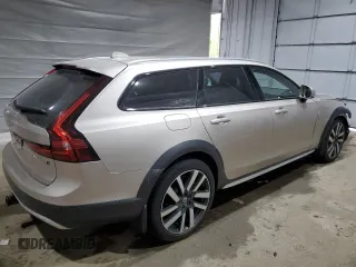 2023 Volvo V90 Ultimate with VIN YV4062NC5P1165587, listed as a Copart auction lot 57703405 with 27,860 mi miles and Salvage title. Bid and sale history available at DreamBid. Image 3.