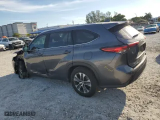 2020 Toyota Highlander XLE with VIN 5TDHZRAH4LS505333, listed as a Copart auction lot 49771285 with 63,759 mi miles and Salvage Title. Bid and sale history available at carsss.com. Image 2.