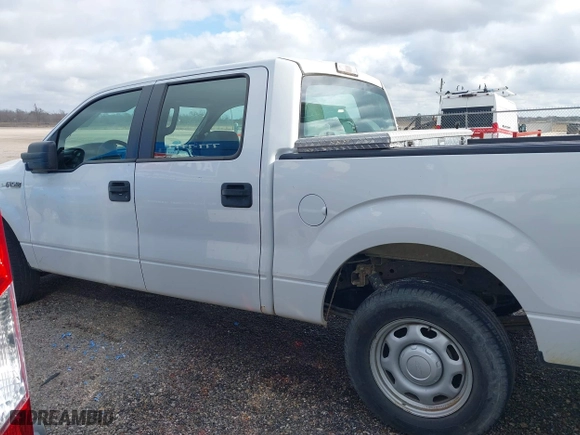 2013 Ford F-150 XL with VIN 1FTEW1CM0DFC58689, listed as a IAAI auction lot 41413919 with 150,555 mi miles. Bid and sale history available at carsss.com. Image 14.
