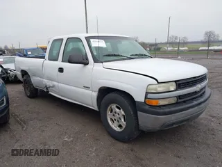1999 Chevrolet Silverado 1500 LS with VIN 1GCEC19V7XE185680, listed as a IAAI auction lot 42020619 with 246,660 mi miles. Bid and sale history available at carsss.com. Image 1.