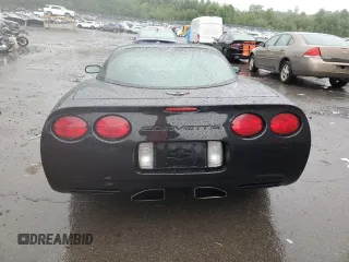 2002 Chevrolet Corvette with VIN 1G1YY22G525116472, listed as a Copart auction lot 70014054 with 221,284 mi miles and Salvage Title. Bid and sale history available at carsss.com. Image 6.