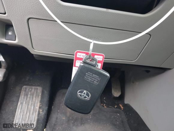 2014 Toyota Highlander XLE with VIN 5TDKKRFH2ES010070, listed as a IAAI auction lot 41379778 with 123,841 mi miles. Bid and sale history available at carsss.com. Image 11.