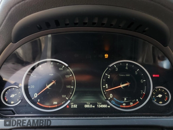 2015 BMW 7 Series 740i z VIN WBAYA6C59FD826788, wystawiony jako Copart lot #55747215 z przebiegiem 134 960 mil mil oraz Szkoda całkowita • Salvage title. Historia ofert i sprzedaży dostępna na DreamBid. Obrazek 9.