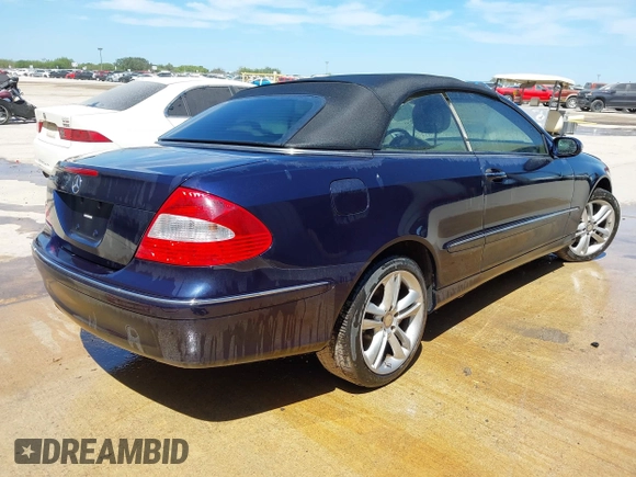 2009 Mercedes-Benz CLK 350 with VIN WDBTK56F69T109623, listed as a IAAI auction lot 42692297 with 111,140 mi miles and . Bid and sale history available at DreamBid. Image 4.