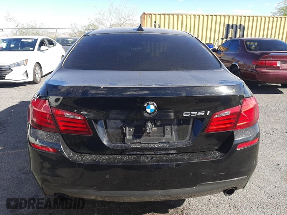 2011 BMW 5 Series 535i z VIN WBAFR7C55BC608725, wystawiony jako Copart lot #57063745 z przebiegiem 107 017 mil mil oraz Tytuł czysty. Historia ofert i sprzedaży dostępna na DreamBid. Obrazek 6.
