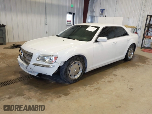 2013 Chrysler 300 z VIN 2C3CCAAG2DH504805, wystawiony jako IAAI lot #41637449 z przebiegiem 177 847 mil mil oraz . Historia ofert i sprzedaży dostępna na DreamBid. Obrazek 2.