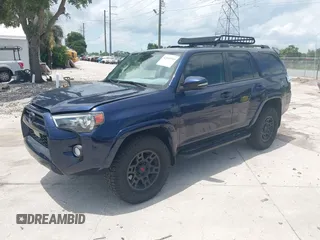 2020 Toyota 4Runner SR5 with VIN JTEBU5JR1L5826933, listed as a IAAI auction lot 42665995 with 53,963 mi miles and . Bid and sale history available at DreamBid. Image 2.
