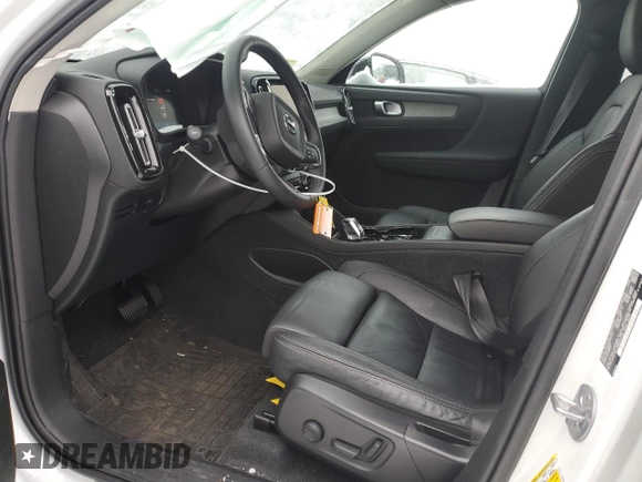 2023 Volvo XC40 Plus Dark Theme с VIN YV4L12UW2P2083723, выставлен на аукционе Copart как лот 44937995 с пробегом 8 488 миль миль и Списание • Salvage title. История ставок и продаж доступна на DreamBid. Изображение 7.