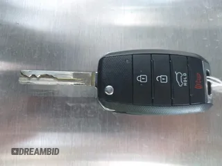 2017 Kia Sorento LX z VIN 5XYPG4A34HG250888, wystawiony jako IAAI lot #41993205 z przebiegiem 58 317 mil mil oraz . Historia ofert i sprzedaży dostępna na DreamBid. Obrazek 11.