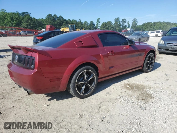 2007 Ford Mustang GT Deluxe z VIN 1ZVFT82HX75243716, wystawiony jako Copart lot #60724335 z przebiegiem 83 323 mil mil oraz Szkoda całkowita • Salvage title. Historia ofert i sprzedaży dostępna na DreamBid. Obrazek 3.