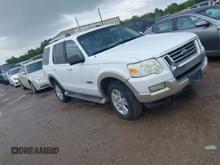 2007 Ford Explorer Eddie Bauer z VIN 1FMEU64E17UA98098, wystawiony jako IAAI lot #42154413 z przebiegiem 170 516 mil mil oraz . Historia ofert i sprzedaży dostępna na DreamBid. Obrazek 1.