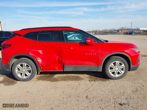 2021 Chevrolet Blazer LT with VIN 3GNKBDRSXMS571984, listed as a IAAI auction lot 41322405 with 97,235 mi miles. Bid and sale history available at carsss.com. Image 13.