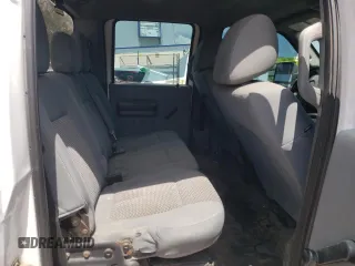 2016 Ford F-350 Platinum z VIN 1FT8W3BT4GEB76668, wystawiony jako Copart lot #62533035 z przebiegiem 194 123 mil mil oraz Czysty tytuł • Clean title. Historia ofert i sprzedaży dostępna na DreamBid. Obrazek 10.