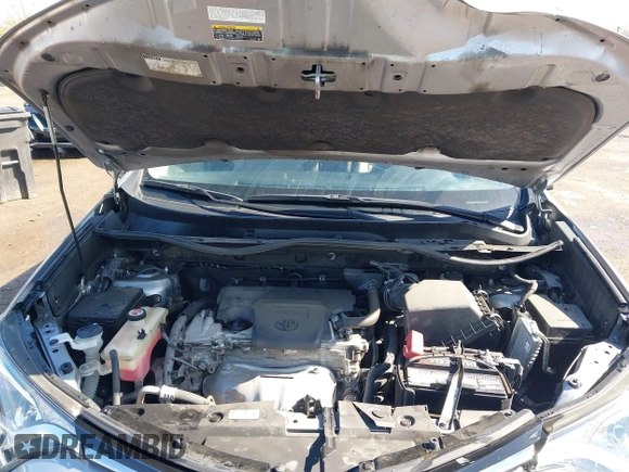 2018 Toyota RAV4 XLE with VIN JTMWFREV3JD120189, listed as a IAAI auction lot 41976999 with 62,182 mi miles and . Bid and sale history available at carsss.com. Image 10.