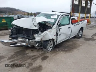 2017 Ram 1500 Tradesman z VIN 3C6JR6DT0HG654593, wystawiony jako IAAI lot #41602413 z przebiegiem 38 215 mil mil oraz . Historia ofert i sprzedaży dostępna na DreamBid. Obrazek 17.