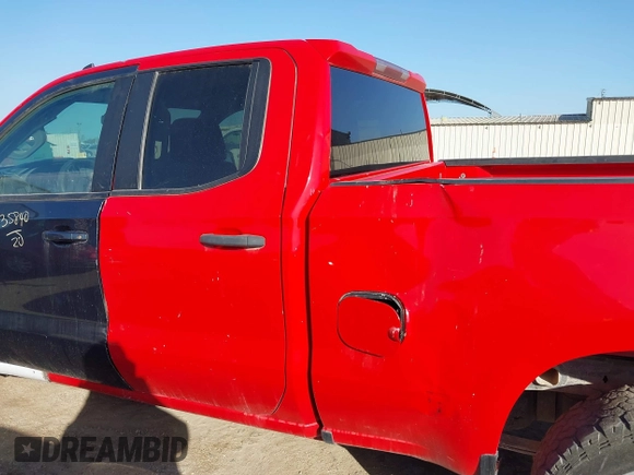 2020 Chevrolet Silverado 1500 Custom with VIN 1GCRWBEF3LZ104268, listed as a IAAI auction lot 42083062 with 85,582 mi miles. Bid and sale history available at carsss.com. Image 14.