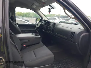 2010 Chevrolet Silverado 1500 LT with VIN 3GCRKSE33AG290425, listed as a IAAI auction lot 42193206 with 243,880 mi miles and . Bid and sale history available at DreamBid. Image 5.